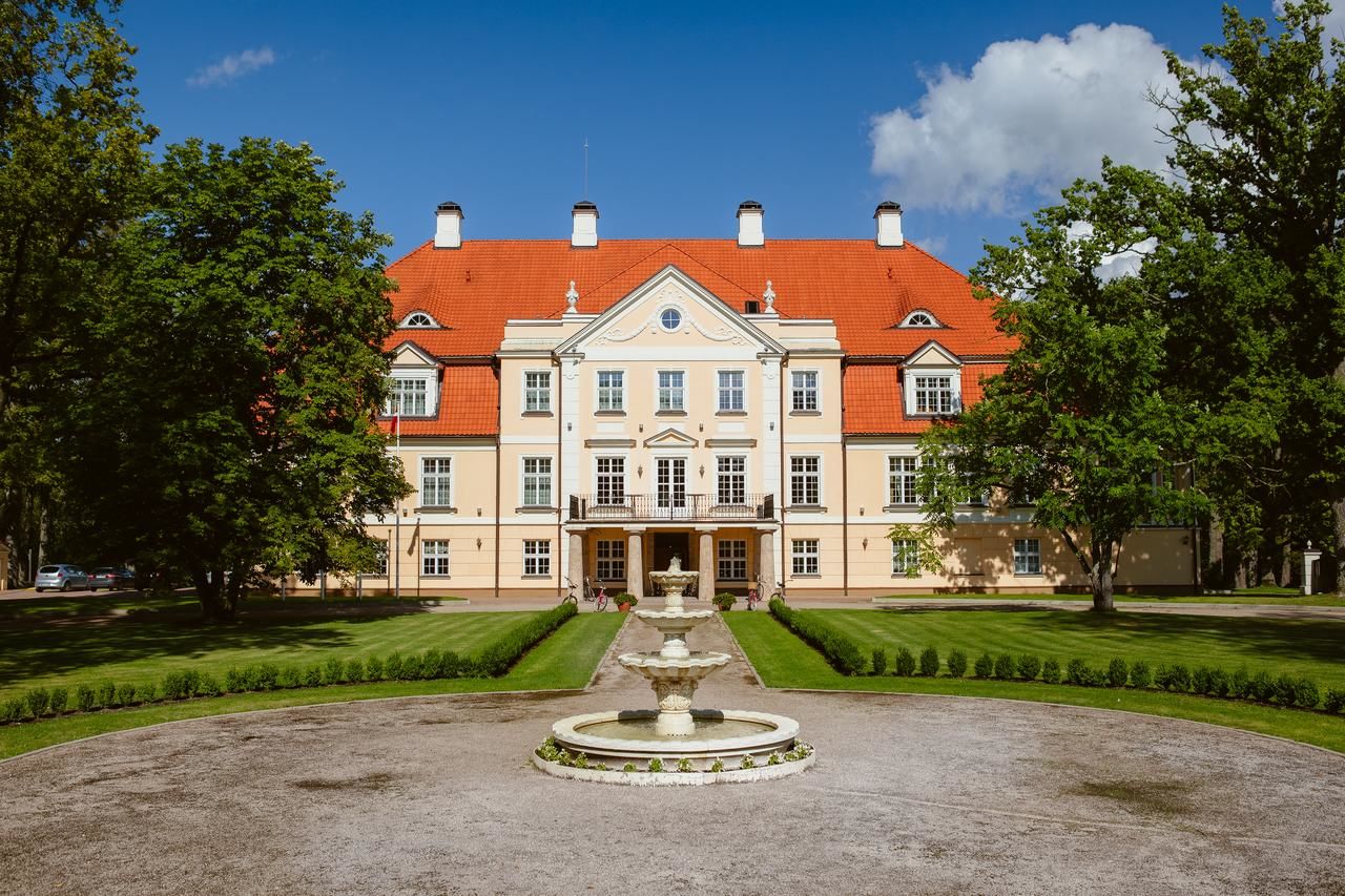 Отель Malpils Manor Малпилс-28